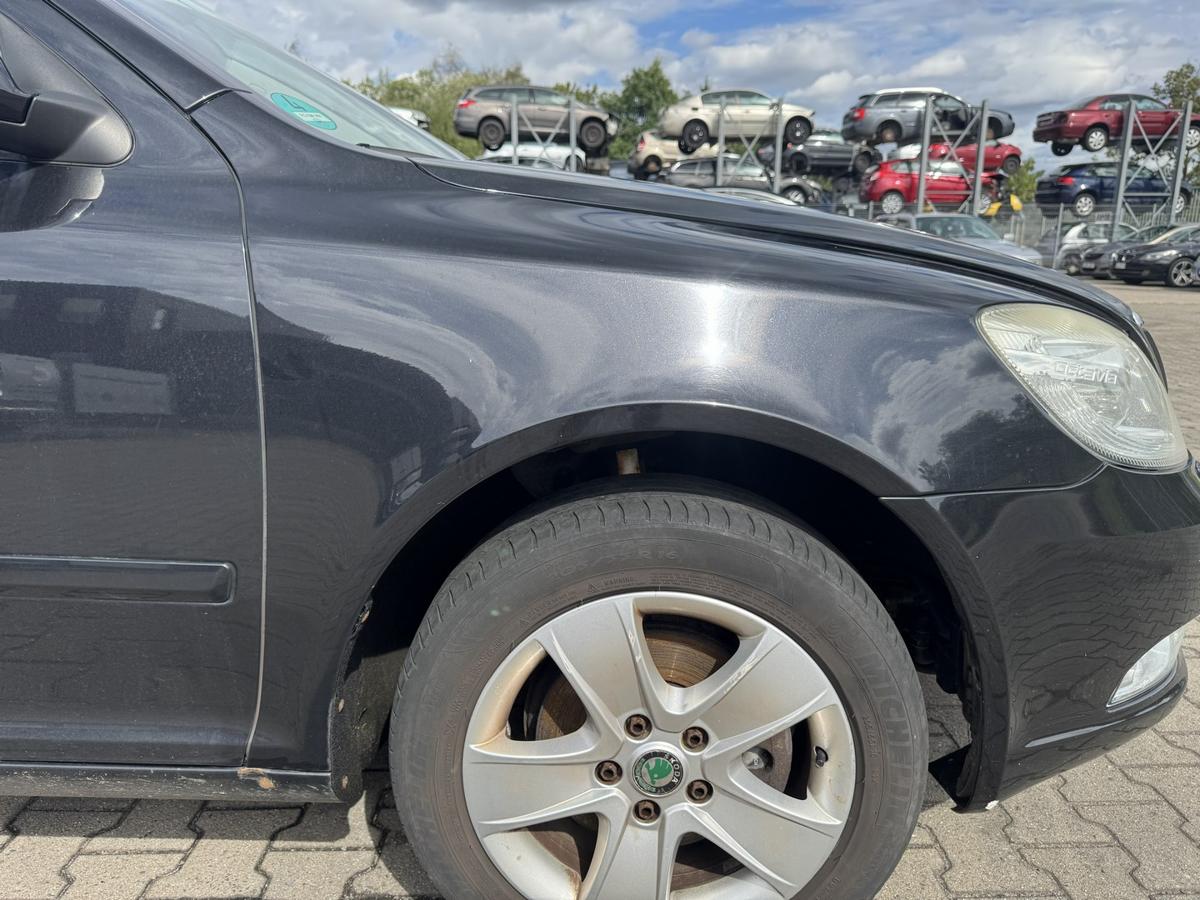 Skoda Octavia 2 original Kotfl&uuml;gel vorn rechts 9910 Schwarzmetallic Facelift Bj.2009